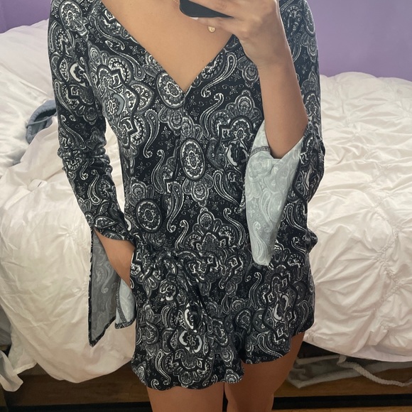 Printed Long Sleeve Romper - Picture 1 of 7